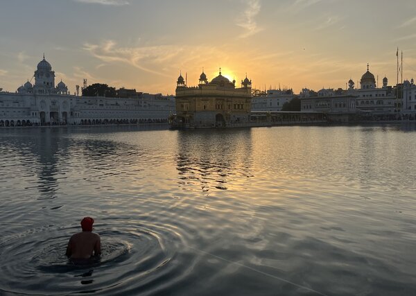 Rethinking Leadership: WHU Executive MBA Students on a Trip to India 