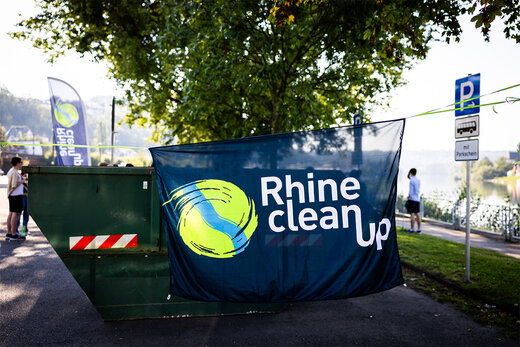 WHU Students Help Clean Up Banks of the River Rhine