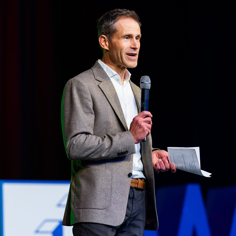 WHU ehrt langjährige Mitarbeitende und Fakultätsmitglieder für ihr Engagement